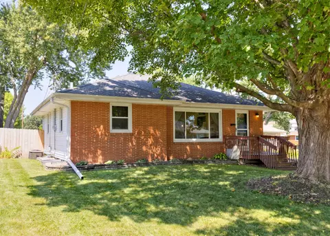 3211 Lindlavista Way, Des Moines, IA 50310