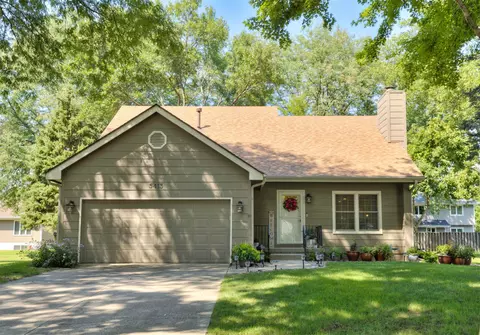 5413 Woodland Ave, West Des Moines, IA 50266