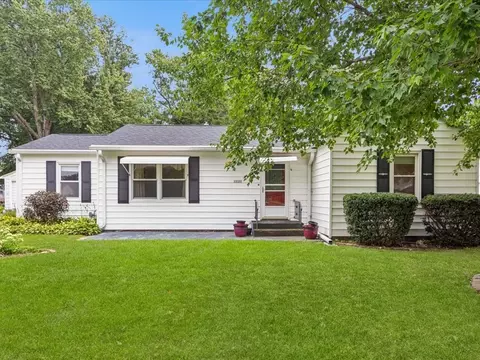 1210 N C St, Indianola, IA 50125