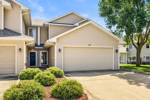 900 67th St #306, West Des Moines, IA 50266