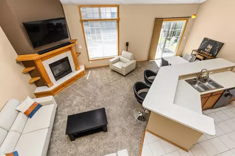 900 67th St #306, West Des Moines, IA 50266