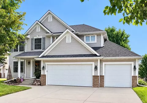 5909 NW 96th Ct, Johnston, IA 50131