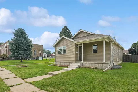 119 W Division St, Colfax, IA 50054