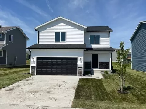 215 E 5th St N, Newton, IA 50208
