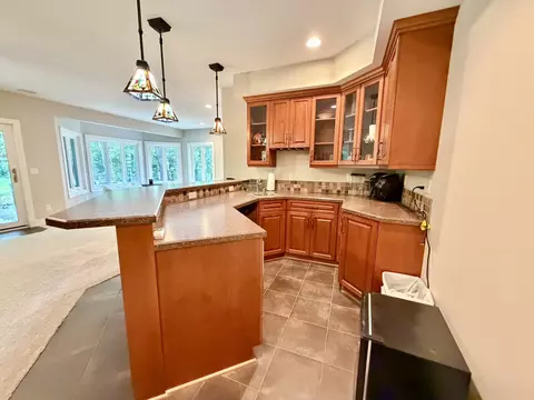 Kitchen - 7511 Eagle Crest Dr, Johnston, IA 50131 photo 6 of 7