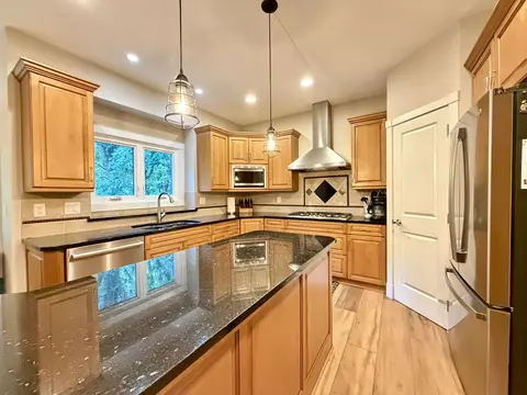 Kitchen - 7511 Eagle Crest Dr, Johnston, IA 50131 photo 3 of 7