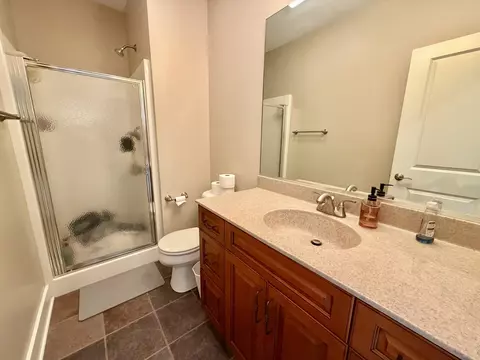 Bath - 7511 Eagle Crest Dr, Johnston, IA 50131 photo 6 of 6
