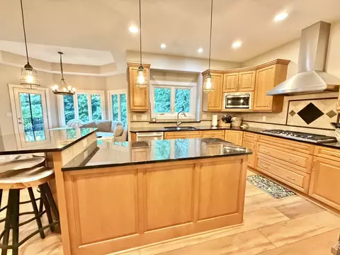 Kitchen - 7511 Eagle Crest Dr, Johnston, IA 50131 photo 1 of 7