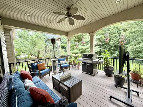 Exterior - 7511 Eagle Crest Dr, Johnston, IA 50131 photo 2 of 4