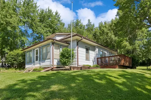 805 Grand St, Guthrie Center, IA 50115