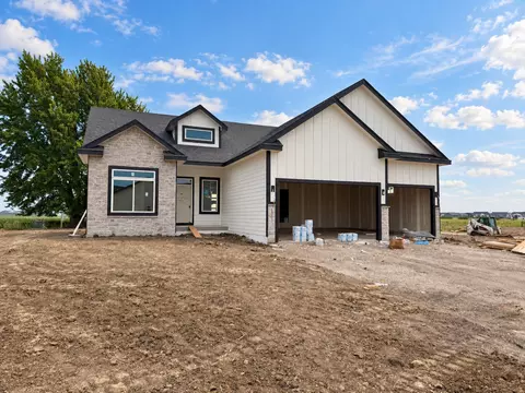 1203 NE Meadow Crossing Dr, Ankeny, IA 50021