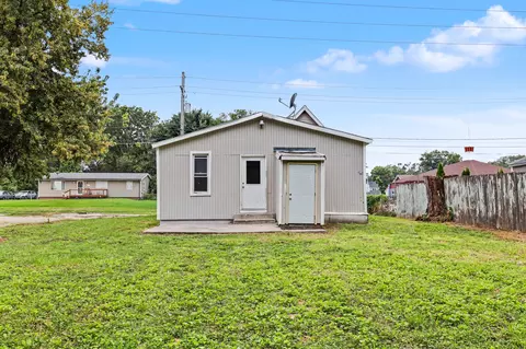 1221 E 17th St, Des Moines, IA 50316