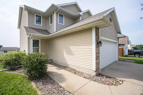 5204 NE Briarwood Dr, Ankeny, IA 50021