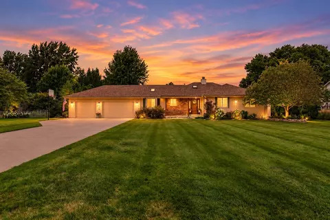 8356 NW 28th St, Ankeny, IA 50023