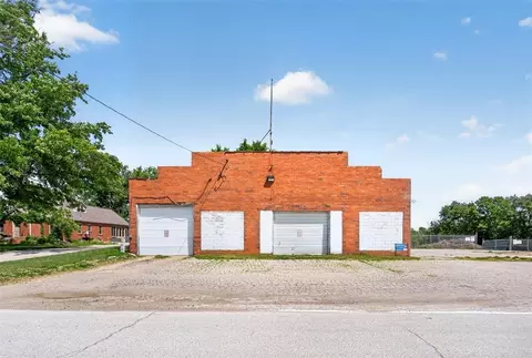 9070 NE 12th Ave, Altoona, IA 50009