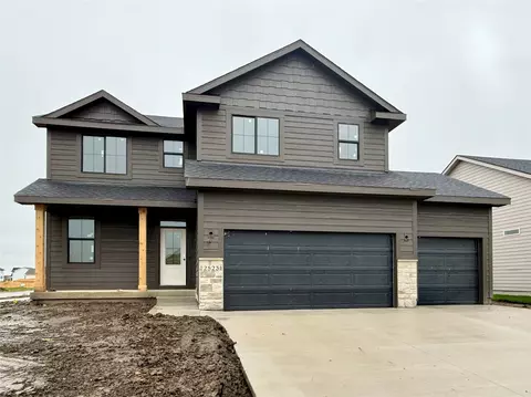 2523 NW North Creek Ct, Ankeny, IA 50023