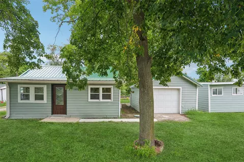 5826 SE 66th Pl, Carlisle, IA 50047