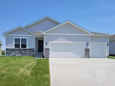 349 Cormorant Dr, Norwalk, IA 50211