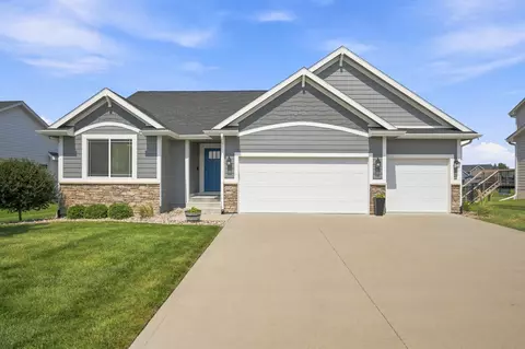 606 NW Reinhart Dr, Ankeny, IA 50023