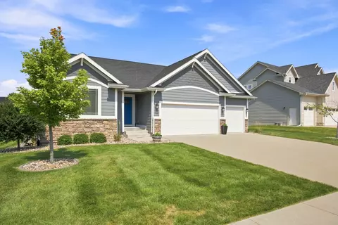 606 NW Reinhart Dr, Ankeny, IA 50023