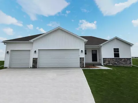 926 2nd St NE, Altoona, IA 50009