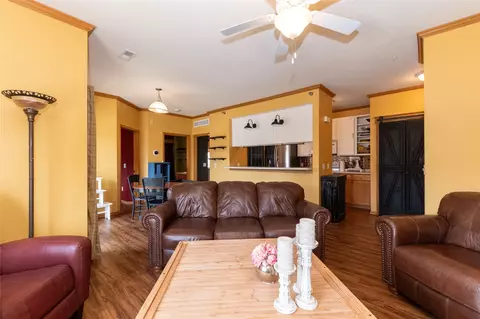8601 Westown Pkwy #17216, West Des Moines, IA 50266
