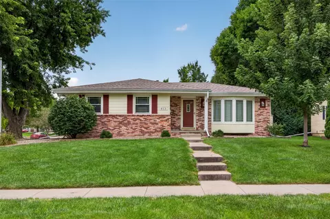 813 SE Uehlamar Dr, Ankeny, IA 50021