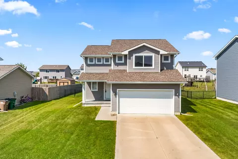 216 Summit Cir NW, Bondurant, IA 50035