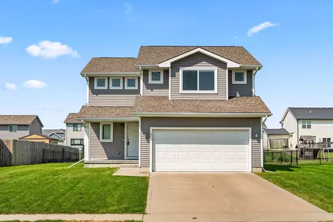 216 Summit Cir NW, Bondurant, IA 50035