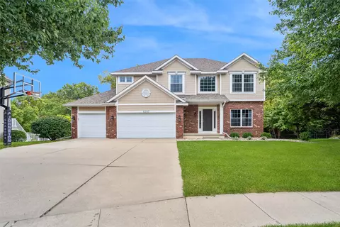 6307 Stanmore Ct, Johnston, IA 50131