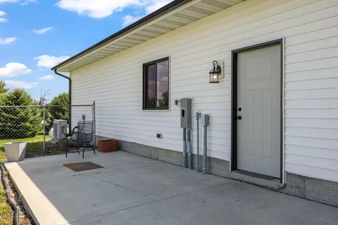 Exterior - 29531 650th Ave, Maxwell, IA 50161 photo 2 of 3