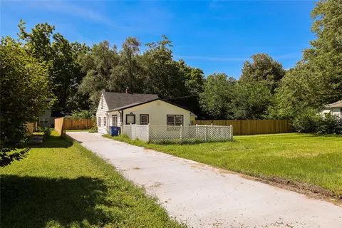 1604 E 29th St, Des Moines, IA 50317