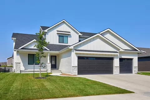 1602 NW Benjamin Dr, Ankeny, IA 50023