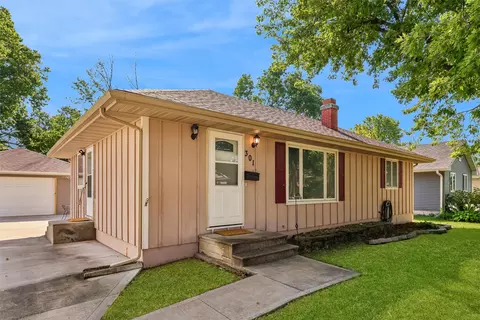 301 NW Beechwood St, Ankeny, IA 50023