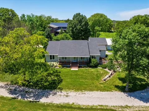 13069 Garst Trl, Indianola, IA 50125