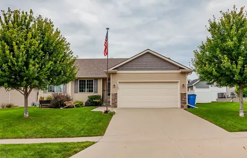 1302 N 6th St, Indianola, IA 50125