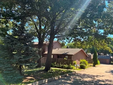 4621 Lockner Dr #6, Urbandale, IA 50322