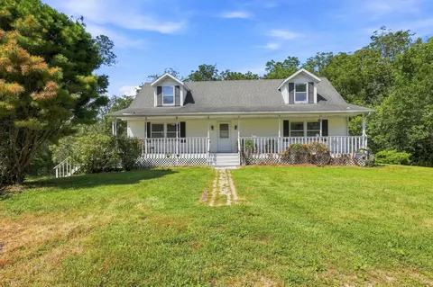 1699 Warren Ave, Prole, IA 50229