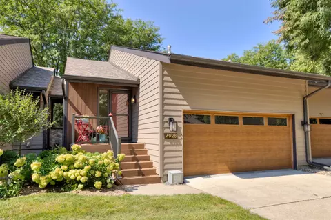 4928 Cedar Dr #43, West Des Moines, IA 50266