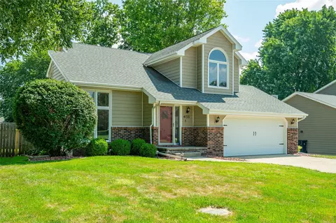 4133 98th St, Urbandale, IA 50322