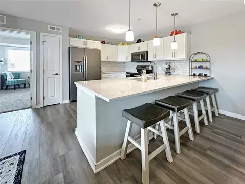 4837 86th St #24, Urbandale, IA 50322