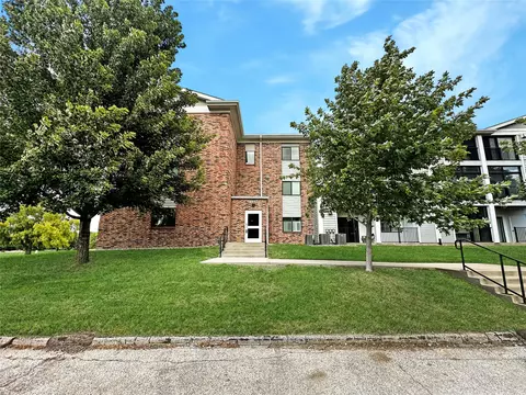 4837 86th St #24, Urbandale, IA 50322
