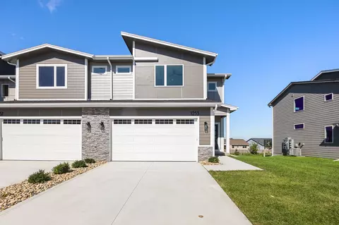 1253 NW 2nd St, Grimes, IA 50111