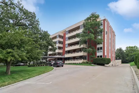 4004 Grand Ave #203, Des Moines, IA 50312