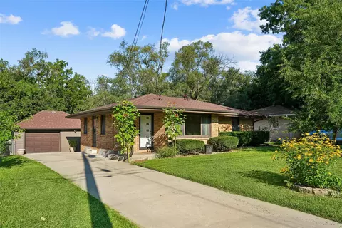 3304 Fairlane Dr, Des Moines, IA 50315