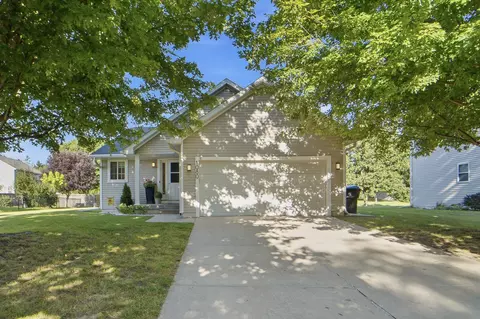 1080 SE Waco Pl, Waukee, IA 50263