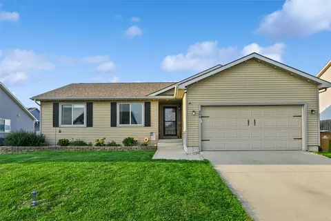 806 37th St SW, Bondurant, IA 50035