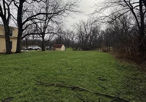 609 E 2nd Ave, Indianola, IA 50125