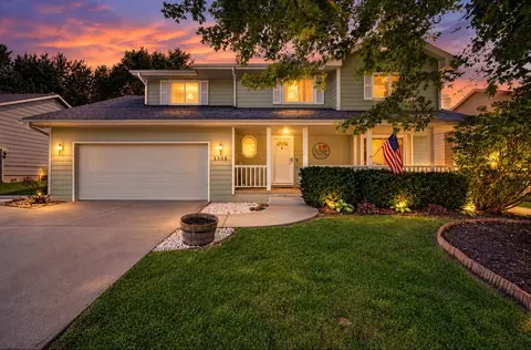 1308 E 17th St, Norwalk, IA 50211