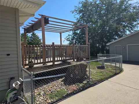 406 15th St SE, Altoona, IA 50009